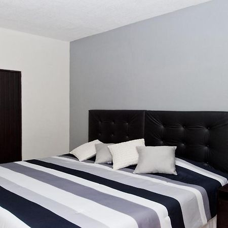 Econosuites Monterrey Exterior foto